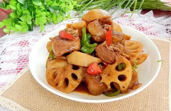 莲藕烧鸭腿.jpg